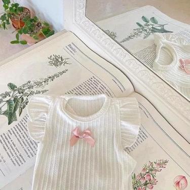 Imagem de Adorável colete de cachorro com laço delicado roupas de verão roupas para animais de estimação duas pernas roupas de gato regata respirável (branco, grande)