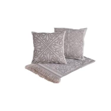 Imagem de Kit Manta Xale para Sofá + 2 Almofadas Cheias, 5 Peças, Cáqui Geométrico, 135 x 135 cm, Jacquard Dupla Face com Franjas