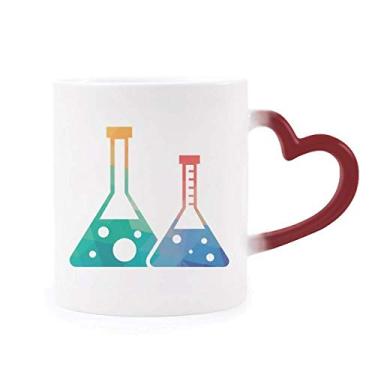 Imagem de Caneca de grés com estampa de química com dois cônicos sensíveis ao calor que muda de cor vermelha