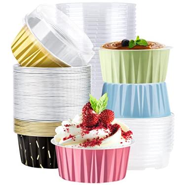 Imagem de EUSOAR Forros de muffin de cupcake de cores sortidas, copos de alumínio de 142 g, ramequins, recipientes de sobremesa com tampas, copos de folha de alumínio de 125 ml - carmim + ouro rosa + chuva de