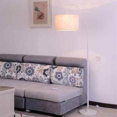 Imagem de Luminária de chão contemporânea de luxo, com design moderno e artístico, ideal para sala de estar, quarto, escritório, casa de campo, hotel ou residências. Possui LED, design retrô e criativ