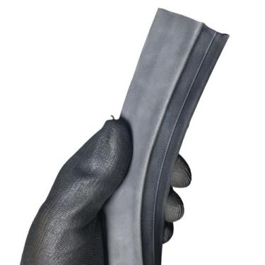 Imagem de Rolo de 5 Metros de Borracha Perfil Esponjoso 30x30mm Vedação Macio Lo