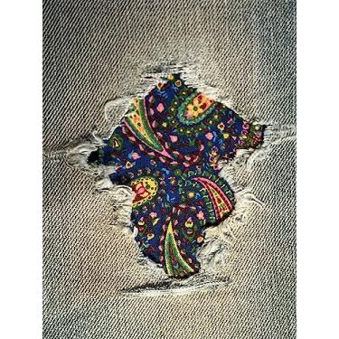 Imagem de Adesivos perfeitos Paisley Peek-A-Boo Iron On da HoleyPatches (azul marinho, 12,7 cm x 12,7 cm)