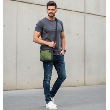 Imagem de Bolsa Transversal Masculina Poliéster  3 Bolsos com Zíper e tiras auto