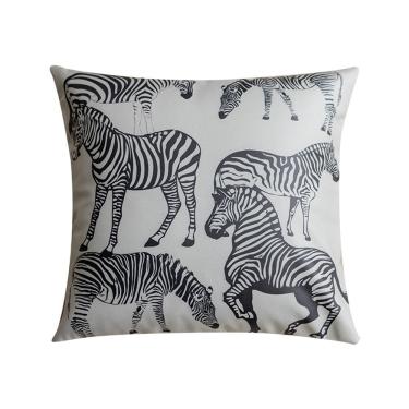 Imagem de Capa de almofada decorativa em preto e branco com estampa de zebra 45x45cm