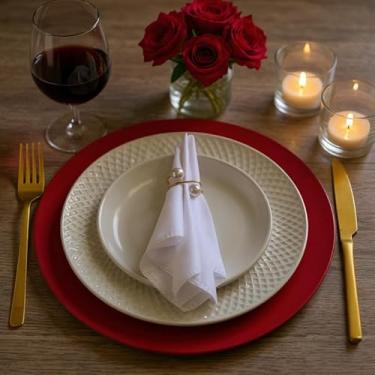 Imagem de Kit Mesa Posta Natalina para 2 Pessoas Vermelho e Branco 6 Peças Inclui Sousplat, Guardanapos e Anéis com Pérola, Tecido Oxford