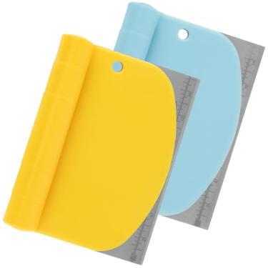 Imagem de PoDhey 2 peças de cortador de massa de aço inoxidável raspador de pastelaria com alça antiderrapante 2 em 1 raspador de massa e cortador com régua de escala Ferramenta raspadora de alimentos multiuso