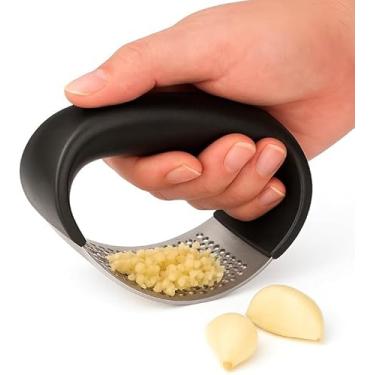 Imagem de Espremedor de Alho Inox Profissional Amassador Triturador Manual Antiferrugem, Cabo Ergonômico, Fácil Limpeza, Compatível Lava-Louças.