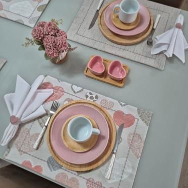 Imagem de Kit Jogo Americano Dupla Face (6 lugares) Tecido Impermeável Corações + 6 Porta Guardanapos | Mesa Posta