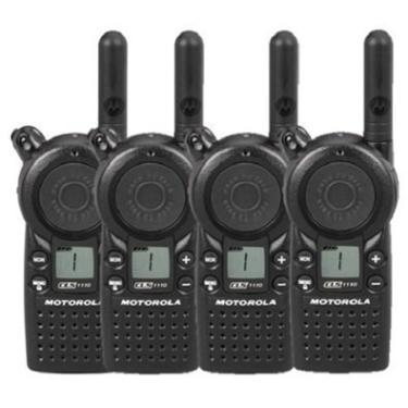 Imagem de Pacote com 4 Walkie Talkies de Rádio Bidirecional Motorola CLS1110 (UHF)