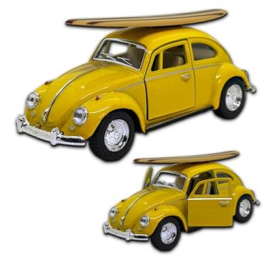 Imagem de Miniatura fusca 1967 carrinho de coleção em metal, 12 CM, 1/32, abertura de portas laterais, rodinhas em borracha e com fricção, Miniatura de carros antigos (Amarelo com prancha)