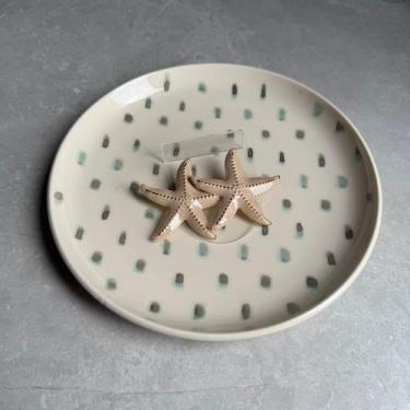 Imagem de Brinco Estrela do Mar Esmaltada Tropical Cor:Bege - NILZA BIJU, Bege