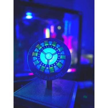 Imagem de Luminária Reator Tony Stark - STARK HAS A HEART, Com luz azul