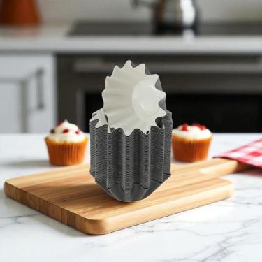 Imagem de Generic 50 peças de forros de cupcake grandes plissados copos descartáveis para assar cartolina revestimento PET preto 4,5 x 3 cm