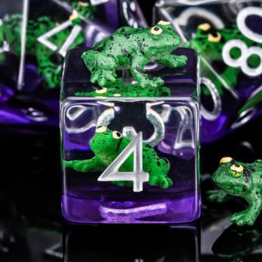 Imagem de DND Resin Dice Set Dungeons and Dragons Dice Set, Resin D&D Dice Set Red Polyhedral Dice for Dungeons and Dragons Role Playing Games D&D Dice Set D20 D12 D10 D8 D6 D4 (Green Frog)