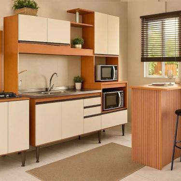 Imagem de Cozinha Compacta com Balcão Cooktop e Bancada Ripada Alice Freijó / Off White