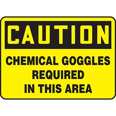 Imagem de Accuform Placa de alumínio MPPA618VA, legenda "CAUTION CHEMICAL GOGGLES REQUIRED IN THIS AREA", 25,4 cm de comprimento x 35,56 cm de largura, preto em amarelo