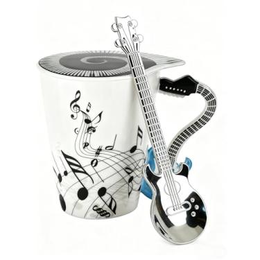Imagem de Caneca de guitarra com design exclusivo de notas musicais xícara de café com tampa temática legal e colher de guitarra, presentes para guitarristas, músicos, amantes de música, presente para mulheres
