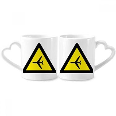 Imagem de Símbolo de aviso amarelo preto plano triângulo casal caneca porcelana conjunto de cerâmica copo amante coração alça