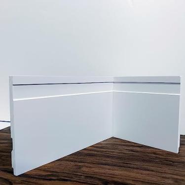 Imagem de Kit com 5 Barras de Rodapé de Poliestireno Frisado - Branco, com 12cm de Altura e 2,40m de Comprimento Cada, Ideal para Acabamento Sofisticado em Ambientes Residenciais e Comerciais (12x1x240cm)