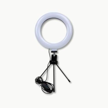 Imagem de Ring Light LED 6” com Tripé Metálico USB | 3 Cores de Luz Ajustável p/Vídeos, Maquiagem, Lives e Estudo – Iluminação Profissional em Qualquer Ambiente