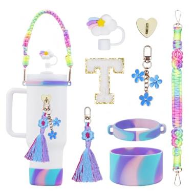 Imagem de Rabrgab Conjunto de acessórios para copos Stanley com inicial de 8 peças para 1,134 g, 850 g 590 g - Presentes para meninas adolescentes, copo de decoração com alça, enfeite de palha arco-íris