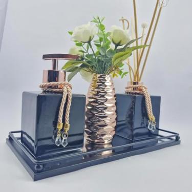 Imagem de Kit Para Banheiro Com Difusor, Porta Sabonete Líquido, Aromatizador E Bandeja Espelhada De Metal - Decoração E Organização Lavabo - Luiggi Presentes® (Preto e Rosê Gold)