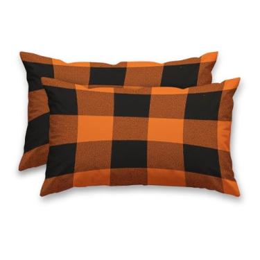 Imagem de HOMETITUTE Capas de almofada decorativas pacote de 2 fronhas de cetim 30,5 x 50,8 cm laranja preto xadrez arte lombar para sofá sofá sala de estar fazenda decorações de férias