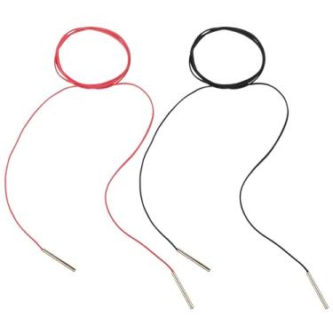 Imagem de InnoHHustle Colar gargantilha gótico de veludo com nó de laço de 2 peças, corrente sexy de veludo com pingente de tubo de ouro para mulheres (preto, vermelho)