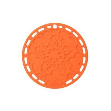 Imagem de SUPORTE LE CREUSET SILICONE FRENCH PARA PANELAS 20CM LARANJA 93007300090002