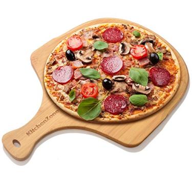 Imagem de Kitchen Zone – Tábua de pizza de madeira de bambu premium de 43 cm, casca de pizza de madeira durável com alça para usar como bandeja de servir e tábua de cortar