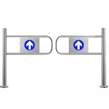 Imagem de Portão giratório de segurança com mecanismo acionado por mola, evita saída não autorizada, ideal para armazéns e áreas de pedestres
