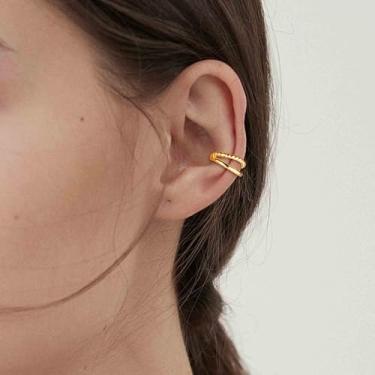 Imagem de Brinco de orelha pequeno delicado para mulheres - Brinco moderno de cartilagem não perfurante banhado a ouro 14K