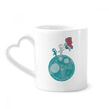 Imagem de Caneca de café cerâmica com monstro do universo e alienígena na terra copo de coração de vidro