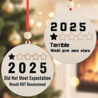 Imagem de Enfeites de Natal engraçados de 2025 para decorações de árvore de Natal - Presentes perfeitos de elefante branco de madeira, presentes de mordaça de avaliação de uma estrela para Papai Noel secreto