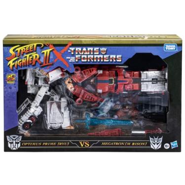 Imagem de Transformers Collaborative: Street Fighter II Mash-Up, Optimus Prime [Ryu] vs. Megatron [M. Bison]