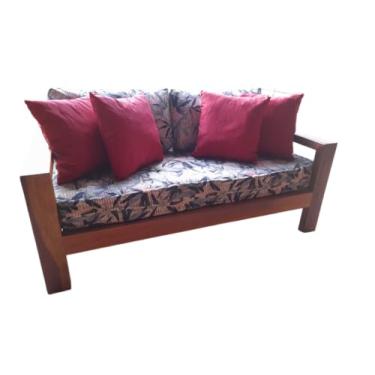 Imagem de Sofa em madeira de demolição com jogo de futons em tecdo acquablock