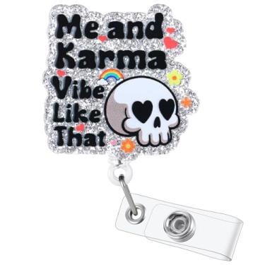 Imagem de "Me and Karma Vibe Like That Funny Skull Midnight Badge Reel, porta-crachá retrátil para cartão de identificação, crachá de trabalho para RN LPN CNA MA ER turno noturno enfermeira estudante médico