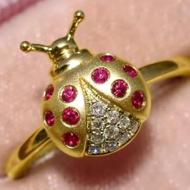 Imagem de Conjunto de 1 anel de joaninha fofo com zircão vermelho em um design luxuoso de latão banhado a ouro, adequado para uso diário feminino, tamanhos 6-10, 7, Metal, Zircônia cúbica