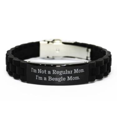 Imagem de SpreadPassion I'm Not a Regular Mom I'm a. Bracelete com fecho Glidelock preto, presente de cachorro Beagle de amigos, pulseira gravada inapropriada para cachorro e mãe