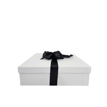 Imagem de Caixa De Presente 35X35X10 Cartonada Branca Laco Preto