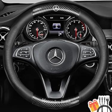 Imagem de Capa de volante compatível com Mercedes-Benz, couro napa premium e textura de fibra de carbono brilhante capa de volante com 2 porta-copos e cabo USB de carregamento rápido (preto)