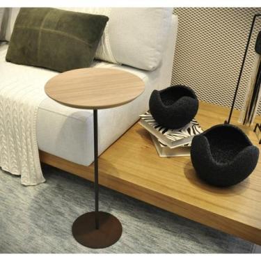 Imagem de Mesa Lateral Karla - Alta, Tampo Redondo Itapuã e Base Aço Corten. Beg