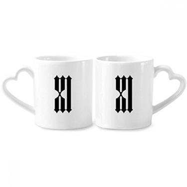 Imagem de Algarismos romanos Onze em silhueta preta Conjunto de canecas de porcelana para casais, coração de cerâmica
