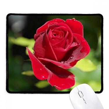 Imagem de Mousepad de borracha para jogos com bordas costuradas e rosas vermelhas escuras