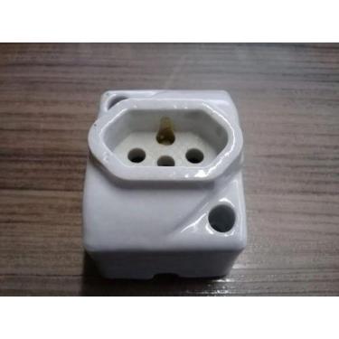 Imagem de Tomada Sob Porcelana 2p+t Quadrada - G20