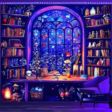 Imagem de TUGCAY Tapeçaria Blacklight Bookshelf UV Reactive Magic Books Tapestry Fantasy Library Skull Tapestries Gothic Magic Potion Bottle Wall Hanging for Bedroom Dorm Decor (150 x 199 cm)