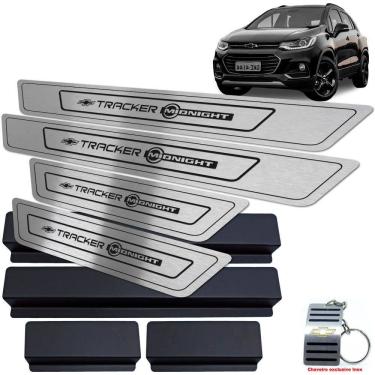 Imagem de Soleira Chevrolet Tracker Midnight Preto Baixo Relevo