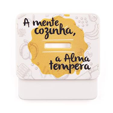 Imagem de Cortador multiuso Corta Pac Decore Naxos com imã ideal para fixar na geladeira- A mente cozinha, a alma tempera. Corta embalagens tetra-pak, sachês, embalagens plasticas e de papel