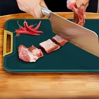 Imagem de Tábua de Corte Retangular em PE, Verde, 40x30x1cm, com Alça Giratória, Dupla Face, para Cozinha, Carnes e Churrasco